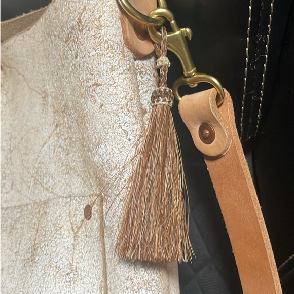 Meanwhile back on the farm birch white leather carryall crossbody - Picture 2 of 6